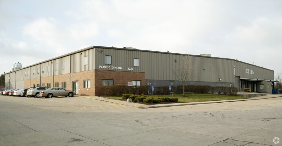 1030 W Smith Rd, Medina, OH for lease - Building Photo - Image 1 of 10