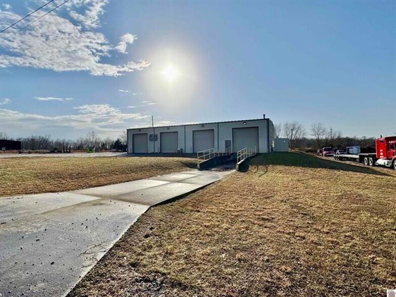 102 Clay St, Cadiz, KY for sale - Primary Photo - Image 1 of 15