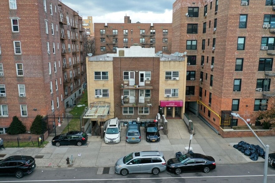 143-35 Sanford Ave, Flushing, NY for sale - Building Photo - Image 1 of 1