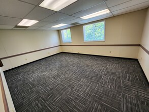 100-600 Aaron Ct, Kingston, NY for lease Interior Photo- Image 2 of 2