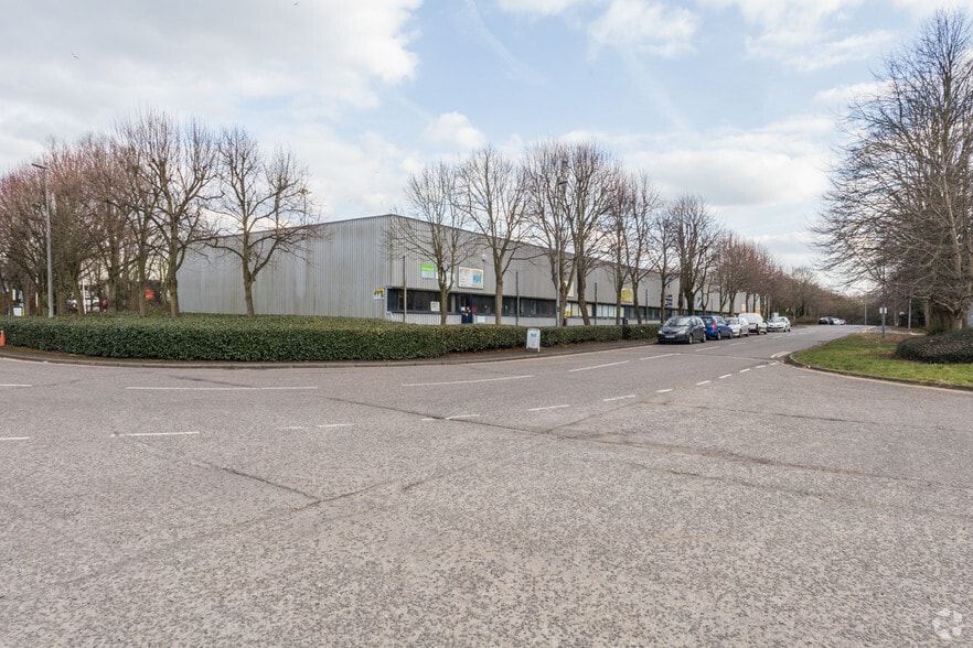 1-7 Clarke Rd, Milton Keynes for lease - Building Photo - Image 2 of 5