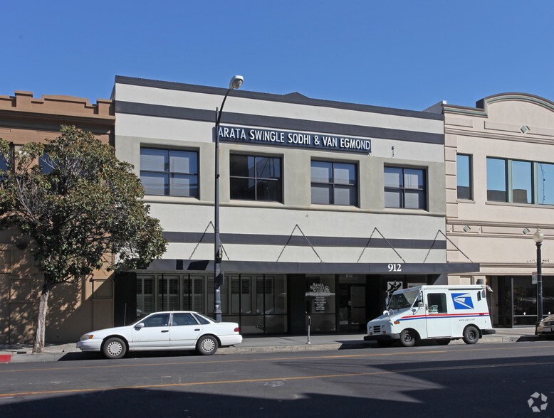 912 11th St, Modesto, CA for lease - Building Photo - Image 1 of 6