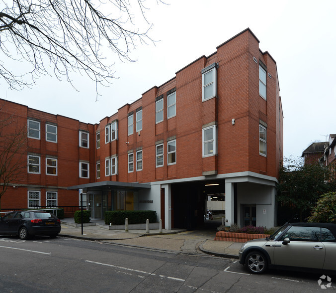 Flanders Rd, London for lease - Primary Photo - Image 1 of 4