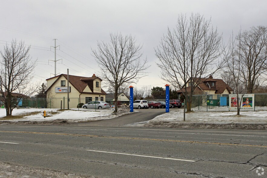1381 Meadowvale Rd, Toronto, ON for sale - Primary Photo - Image 1 of 1