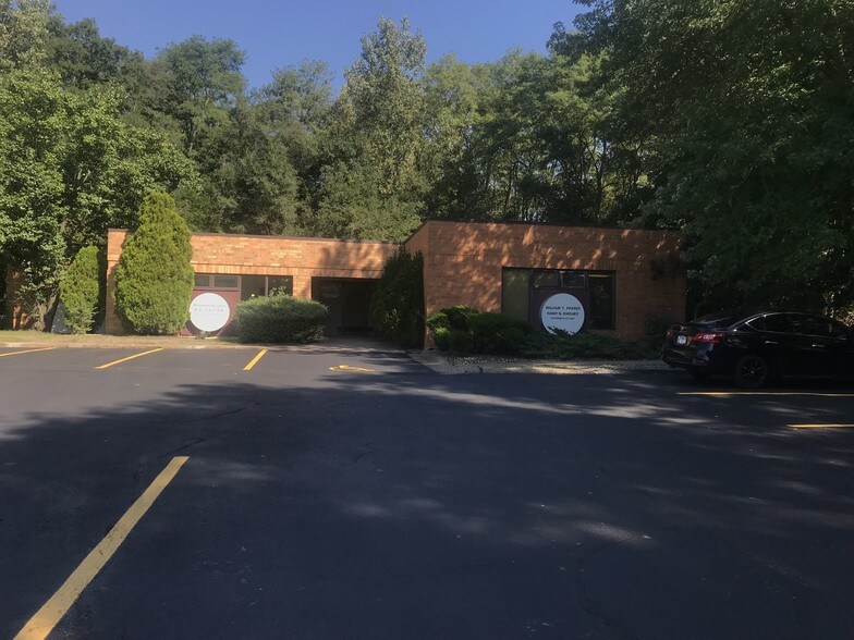 4500 Kennedy Dr, East Moline, IL 61244