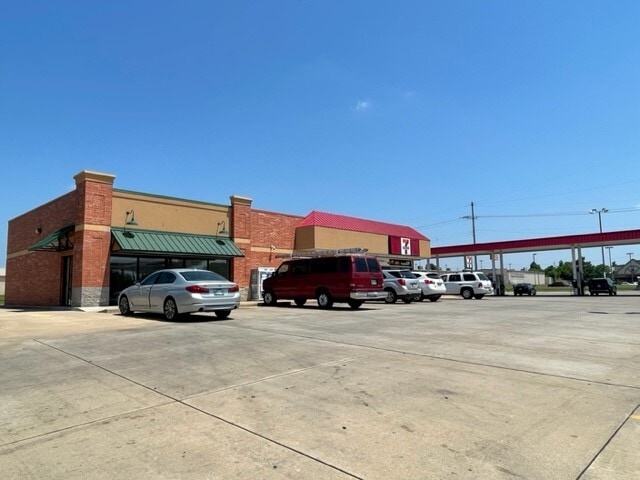 4309-4321 SE 29th St, Oklahoma City, OK for lease Building Photo- Image 1 of 8