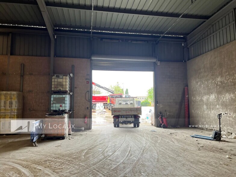 Flex in Argenteuil for lease - Interior Photo - Image 2 of 12