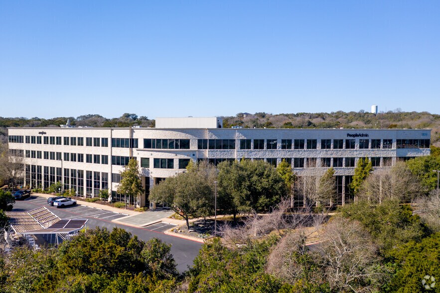 805 Las Cimas Pky, Austin, TX for sale - Primary Photo - Image 1 of 1