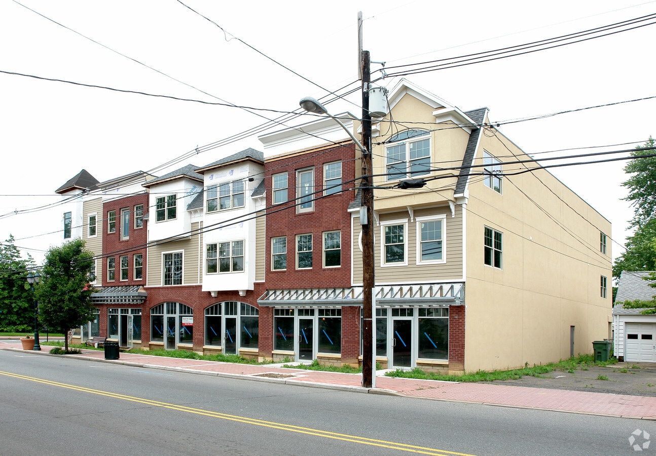 1090 Amboy Ave, Edison, NJ 08837 Property Record