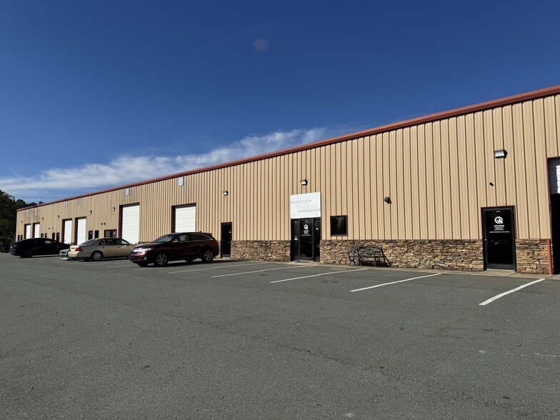 340 Seaboard Dr, Stallings, NC for lease - Building Photo - Image 1 of 4