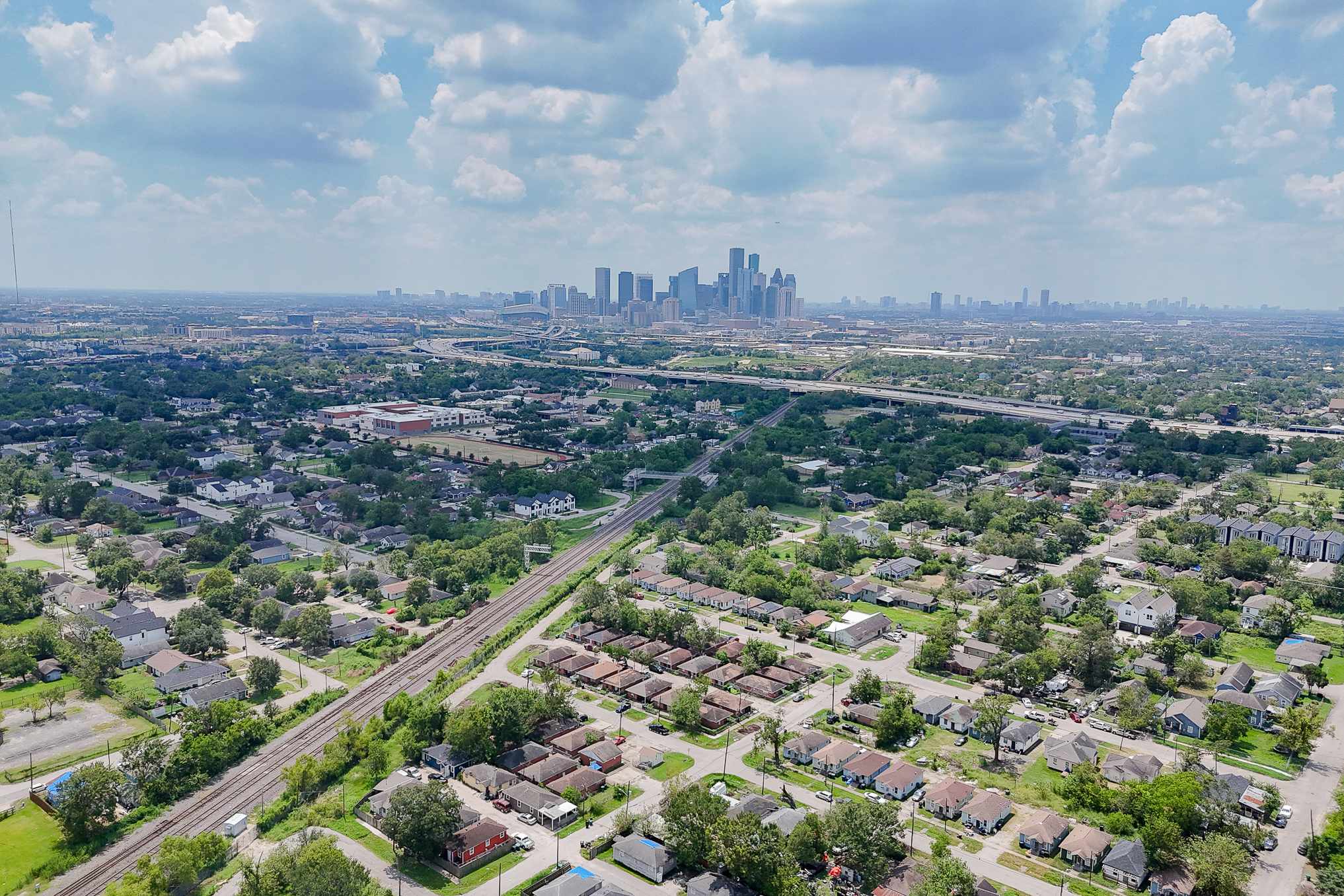 2101 Hutton St, Houston, TX for sale Primary Photo- Image 1 of 71