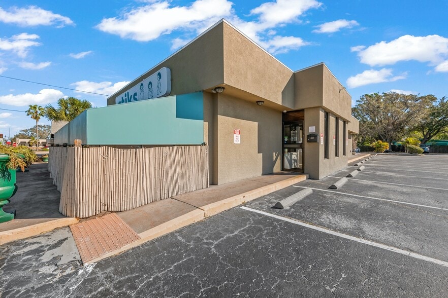 4413 S Tamiami Trl, Sarasota, FL for sale - Building Photo - Image 3 of 39