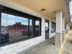 85 E Edgebrook Dr, Houston, TX for lease Interior Photo- Image 2 of 8