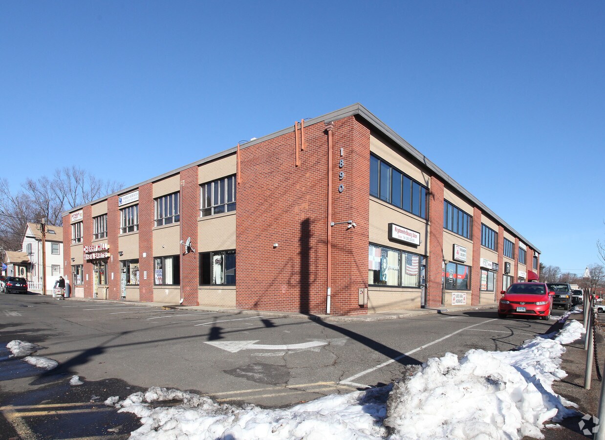 1890 Dixwell Ave, Hamden, CT 06514