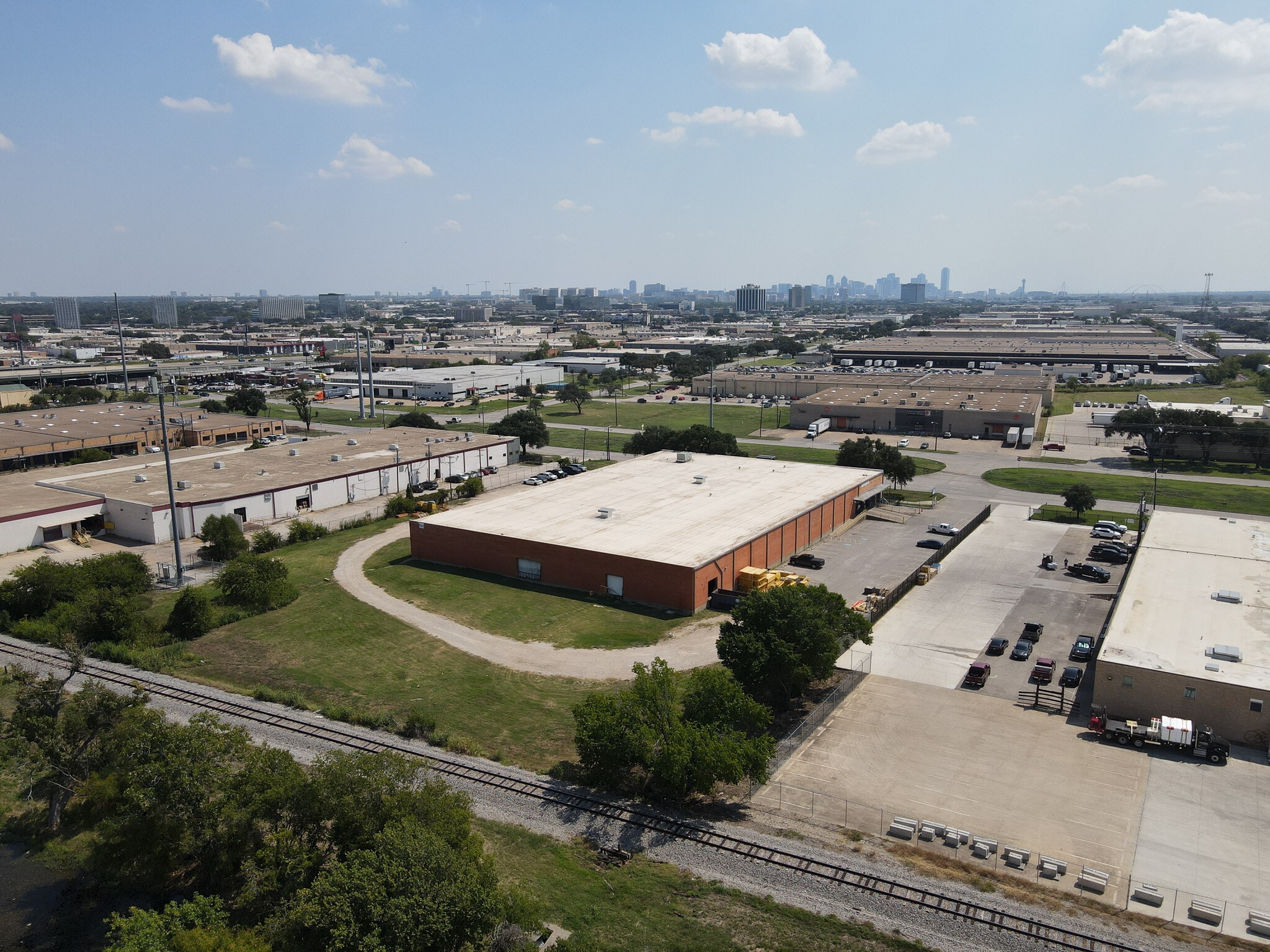 909 Regal Row, Dallas, TX for lease Building Photo- Image 1 of 2
