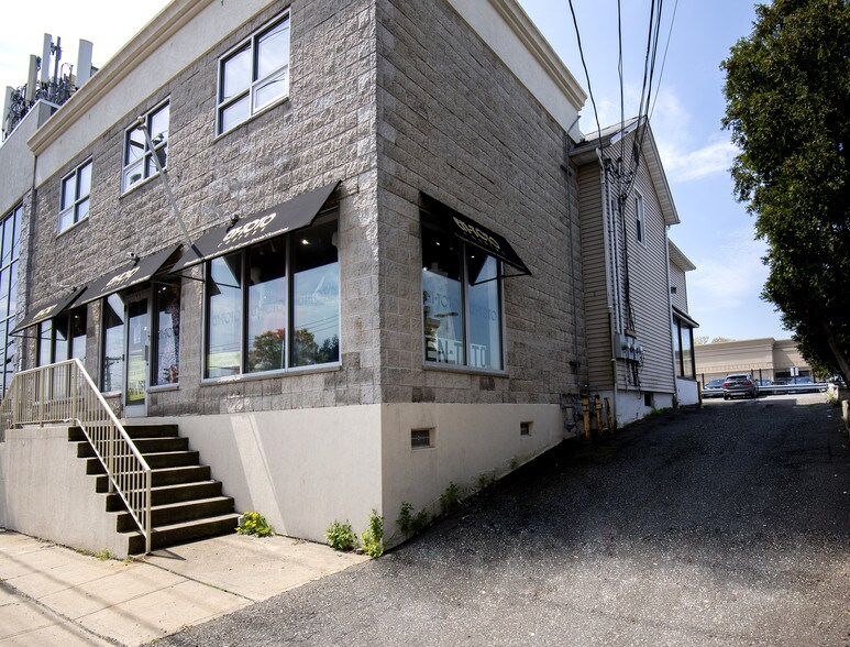 13 Glen Cove Rd, Greenvale, NY for sale - Primary Photo - Image 1 of 1