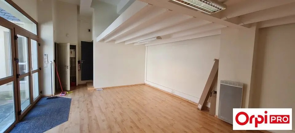 Office in Saint-Brieuc for lease - Interior Photo - Image 2 of 2