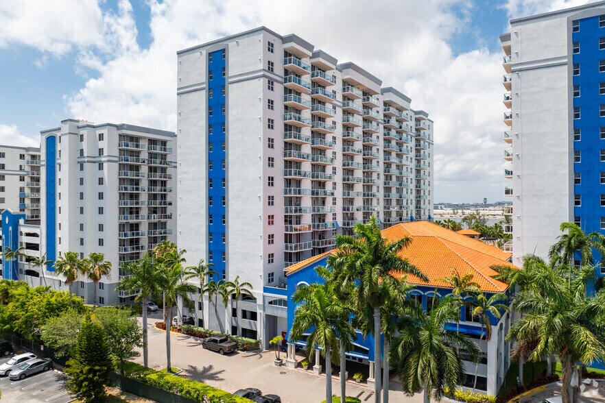 5077 NW 7th St, Miami, FL for sale - Primary Photo - Image 1 of 1