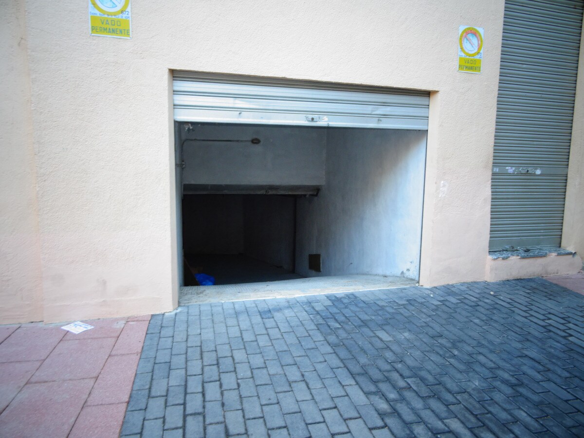 Retail in Alicante for sale Building Photo- Image 1 of 5