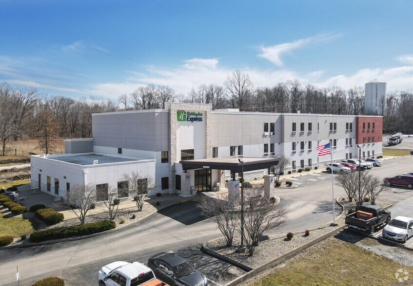 1017 N Main St, Cloverdale, IN for sale - Primary Photo - Image 1 of 1