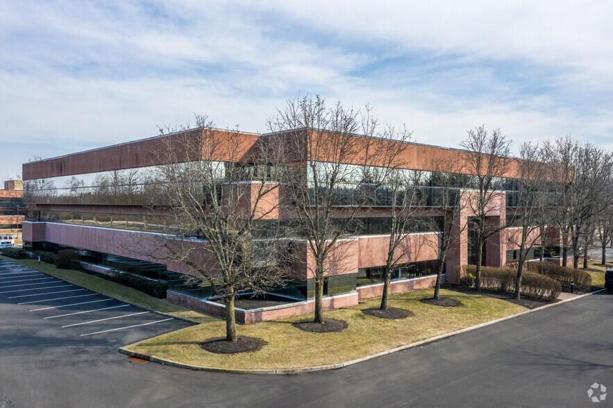 100 Corporate Dr, Lebanon, NJ for lease - Building Photo - Image 1 of 10