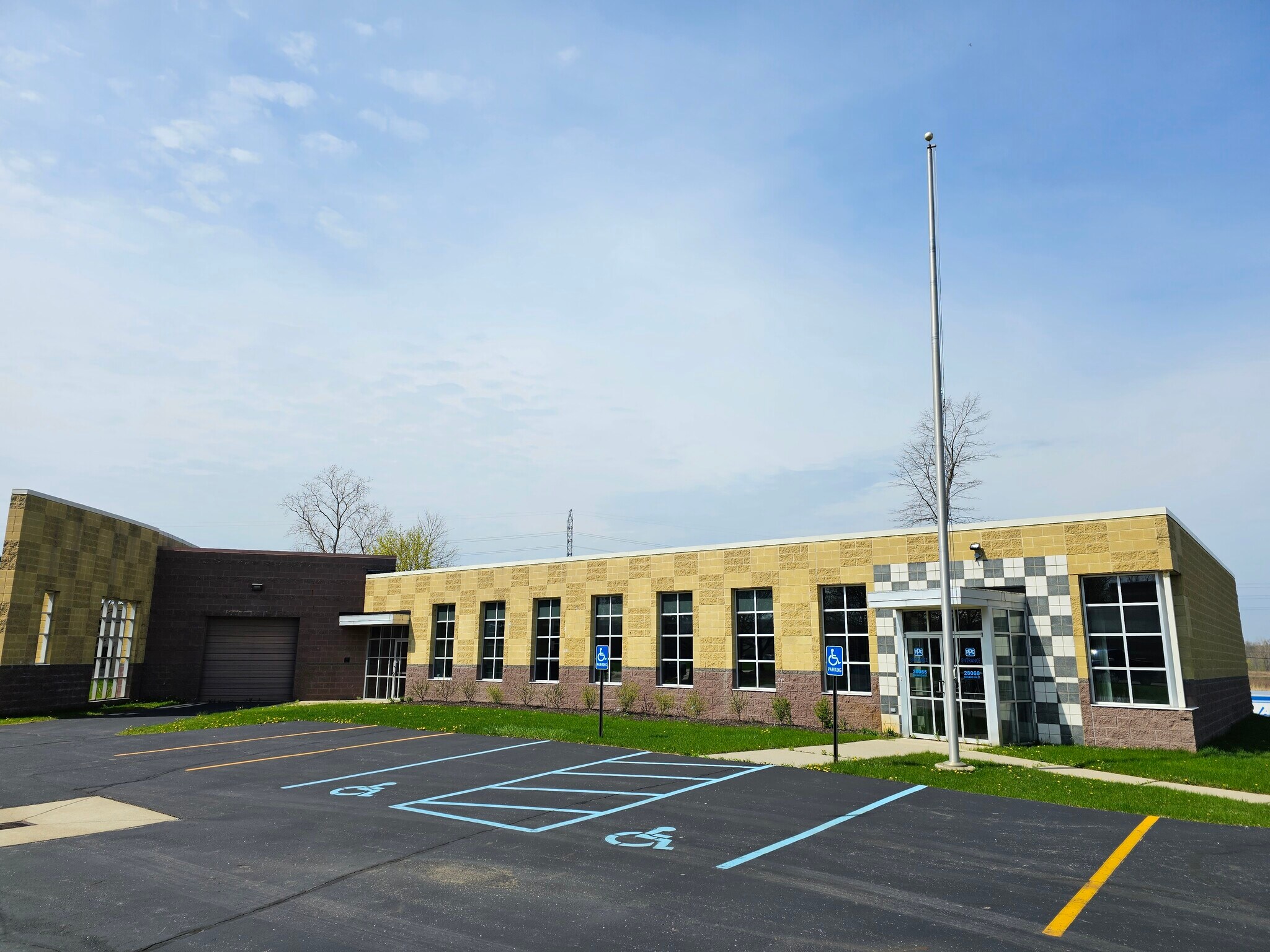 28066 Oakland Oaks Ct, Wixom, MI for sale Building Photo- Image 1 of 1