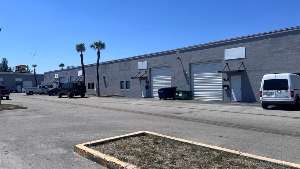 7705-7735 NW 75th Ave, Medley, FL for lease - Building Photo - Image 1 of 4