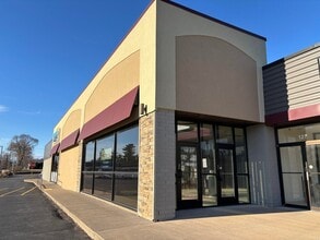 119 Sand Lake Rd, Onalaska, WI for lease Building Photo- Image 1 of 2