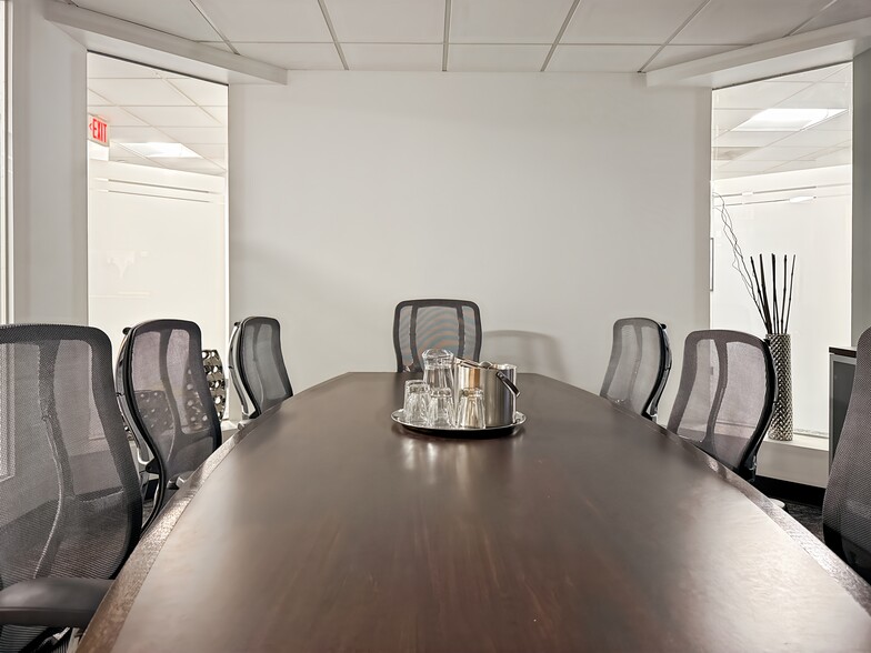 11811 N Tatum Blvd, Phoenix, AZ for lease - Interior Photo - Image 1 of 16