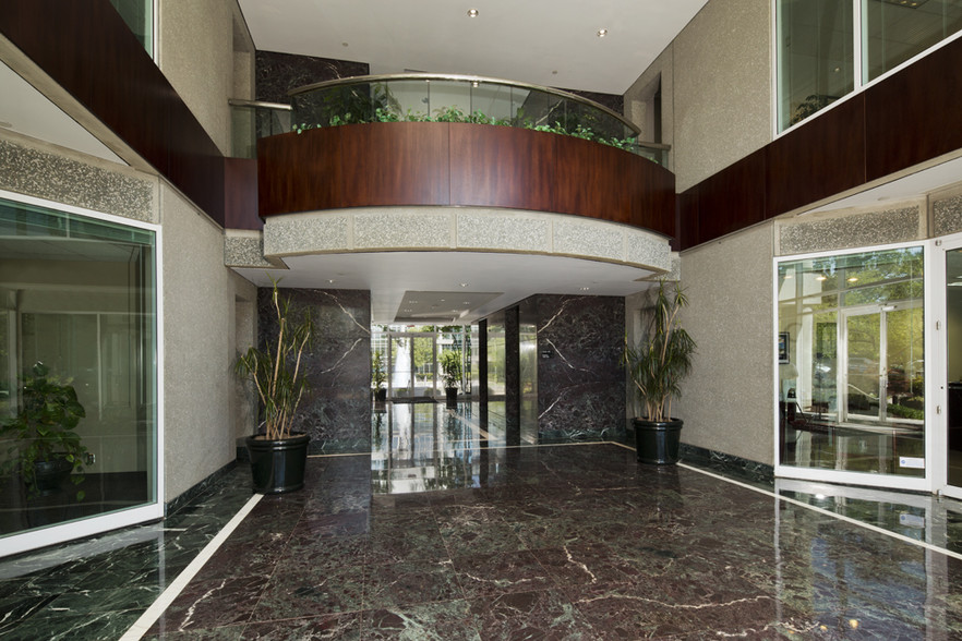 9100 Arboretum Pky, Richmond, VA for lease - Lobby - Image 3 of 4