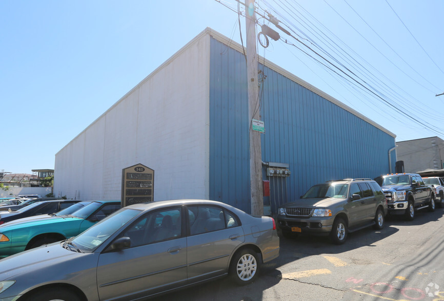 125 Industrial Loop, Staten Island, NY for lease - Building Photo - Image 2 of 2