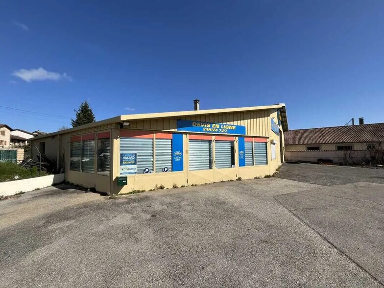 8 Avenue De Jallieu, L'Isle-d'Abeau for lease - Building Photo - Image 2 of 9