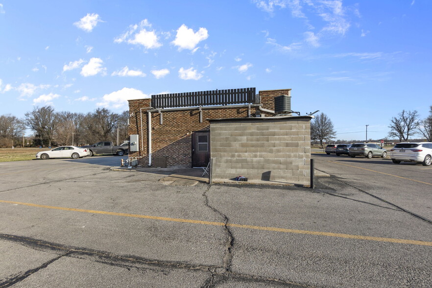 11 Truman St, Charleston, MO for sale - Building Photo - Image 3 of 8