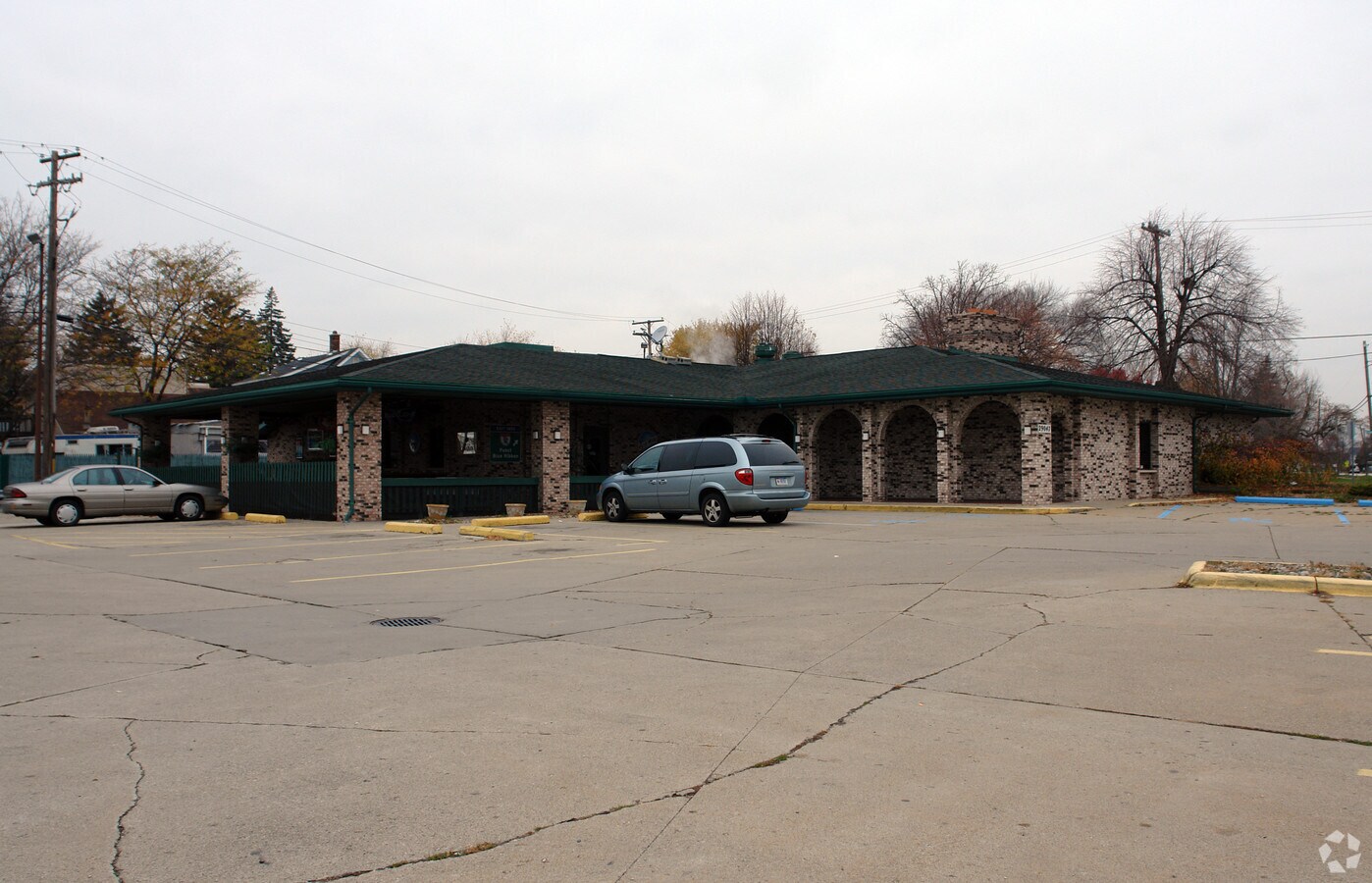 29047 Utica Rd, Roseville, MI 48066