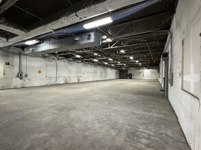 578 Oak St, Copiague, NY for lease Interior Photo- Image 2 of 7