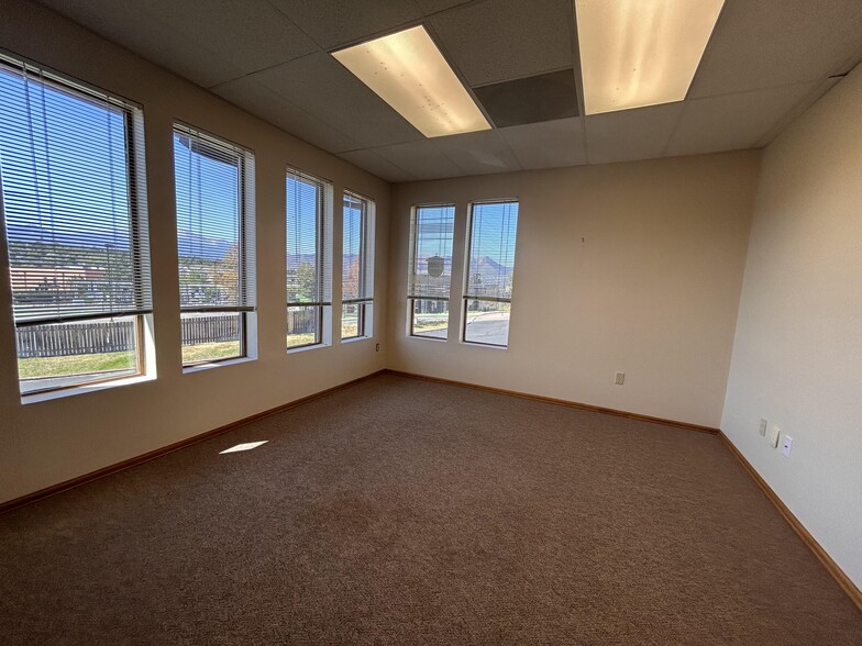 1925 Dominion Way, Colorado Springs, CO for lease - Building Photo - Image 3 of 40