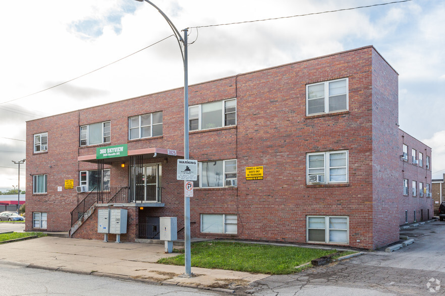 3025 Meredith Ave, Omaha, NE for sale - Primary Photo - Image 1 of 15