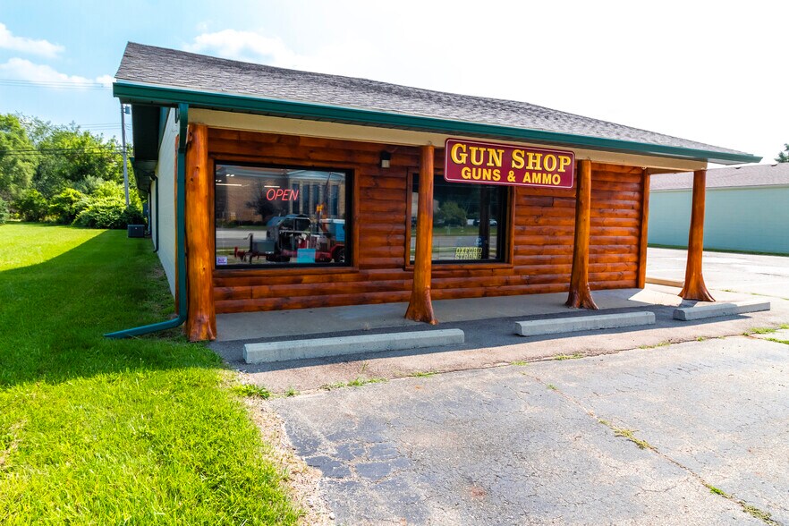 785 S Lapeer Rd, Oxford, MI for sale - Building Photo - Image 1 of 33