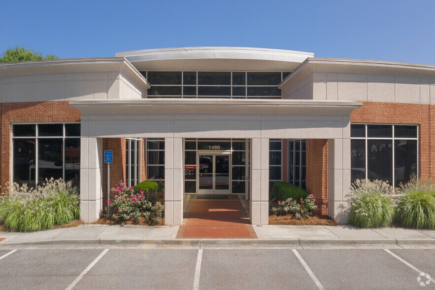 1490 Distribution Dr, Suwanee, GA for sale - Building Photo - Image 1 of 1