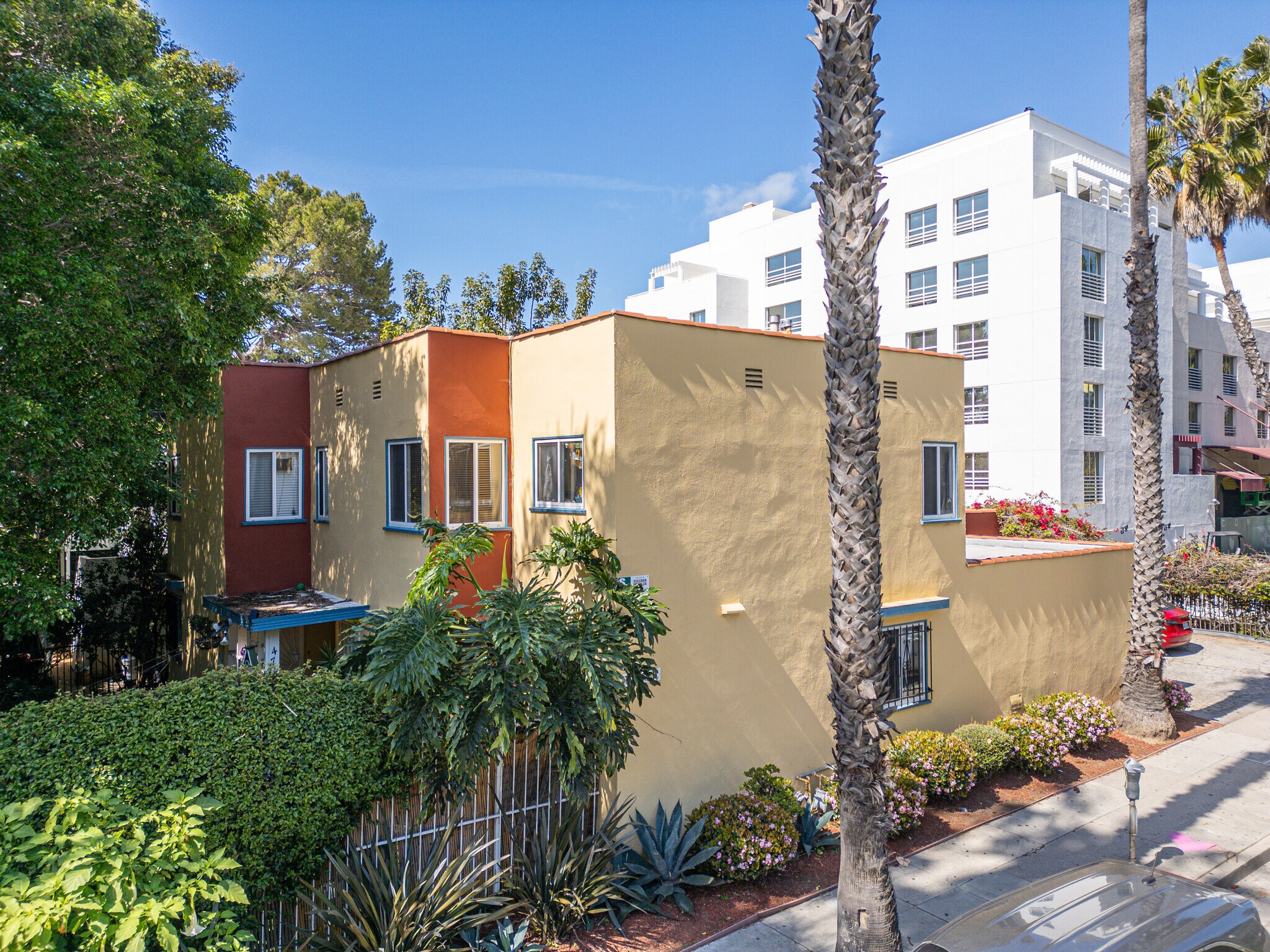 47 Seaview Ter, Santa Monica, CA for sale Primary Photo- Image 1 of 1