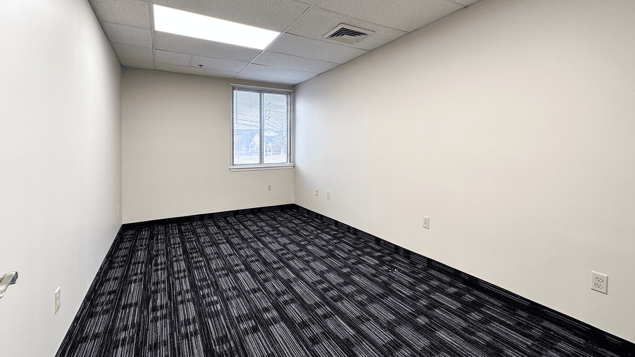 210 Pomeroy Ave, Meriden, CT for lease Interior Photo- Image 1 of 13