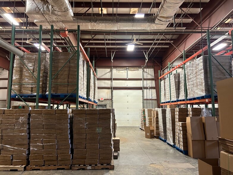 804-820 Port Centre Pky, Portsmouth, VA for lease - Interior Photo - Image 3 of 11