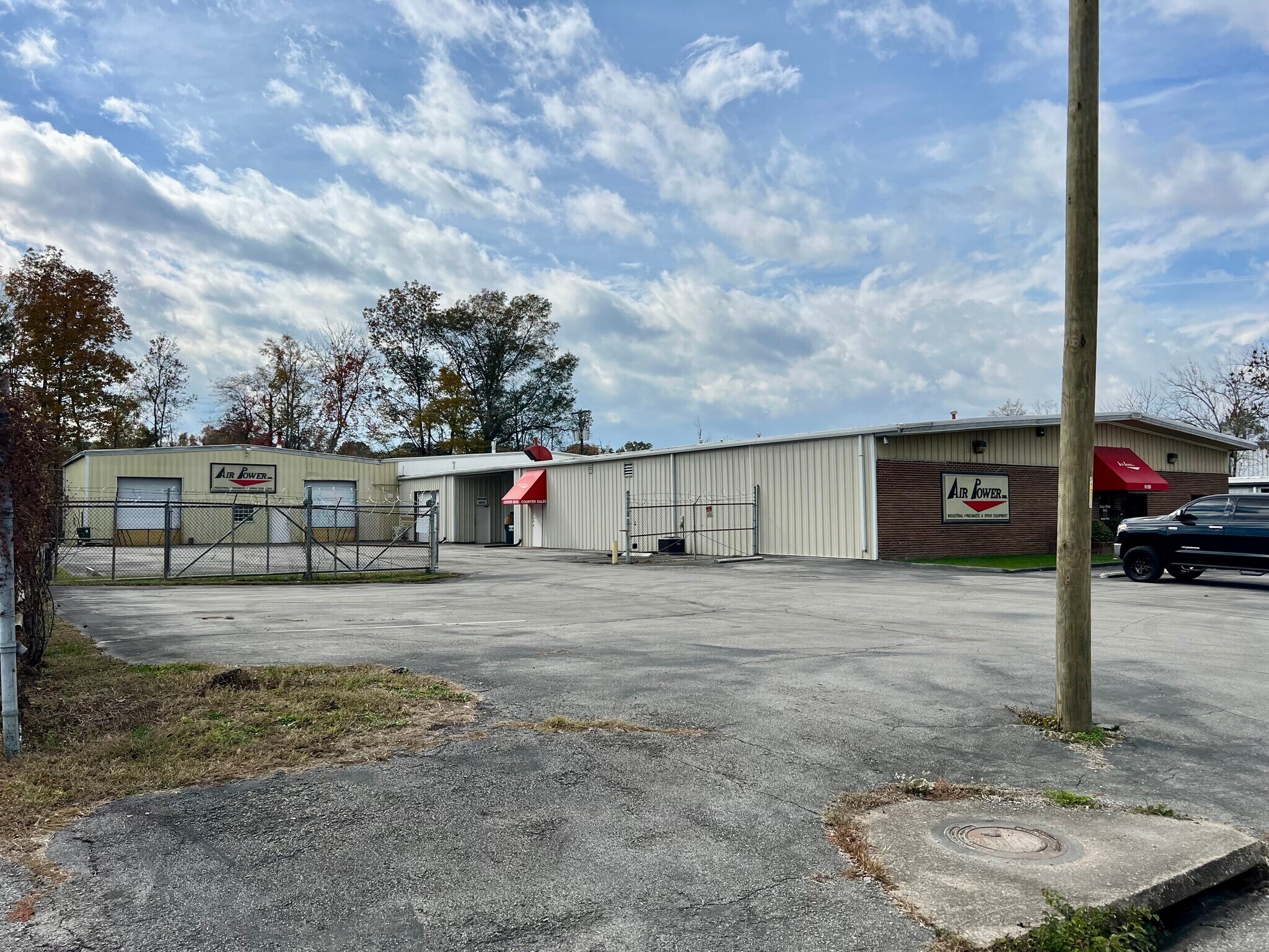 6120 Airways Blvd, Chattanooga, TN for sale Building Photo- Image 1 of 17
