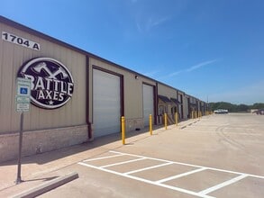 1704 W FM 875, Midlothian, TX for lease Interior Photo- Image 1 of 4