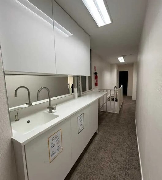 4 Avenue De L'Opera, Paris for lease - Interior Photo - Image 3 of 6