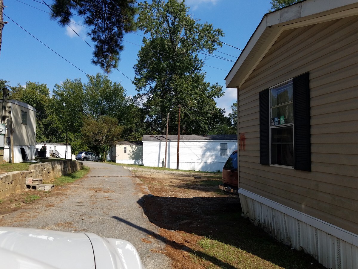 5600 Hawkinsville Rd, Macon, GA 31216