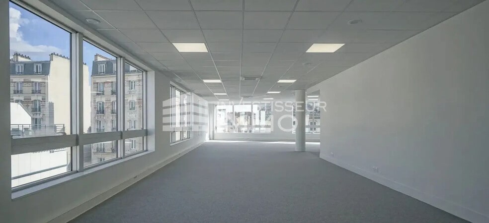 Office in Saint-Ouen-sur-Seine for lease - Building Photo - Image 1 of 15