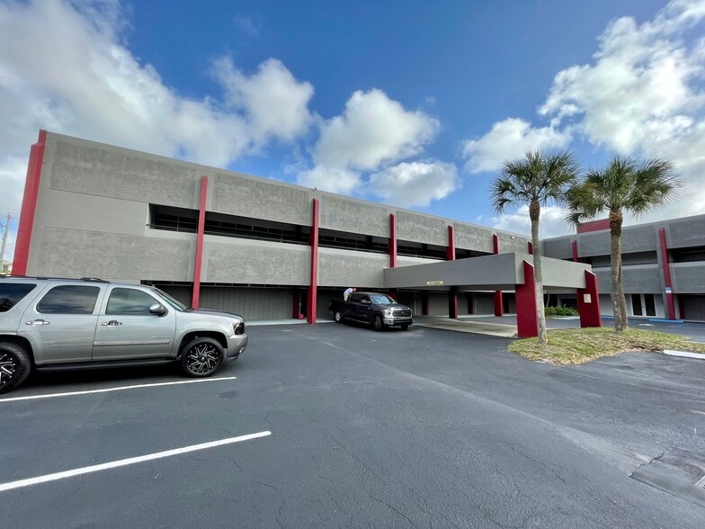 5975 W Sunrise Blvd, Sunrise, FL for lease - Building Photo - Image 1 of 9