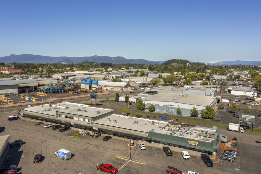 2170-2195 W 6th Ave, Eugene, OR for sale - Building Photo - Image 3 of 18