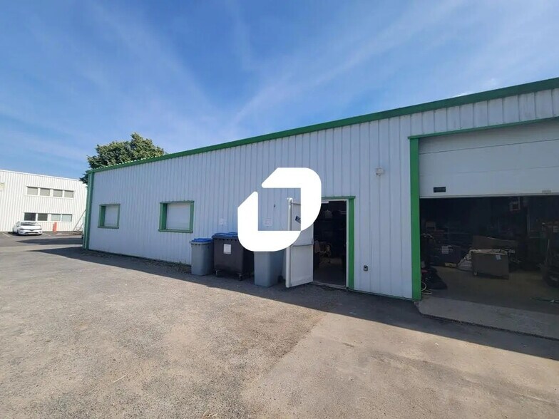 Office in Bouguenais for lease - Building Photo - Image 2 of 16